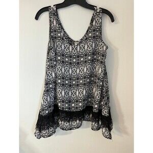 Paper Crane Black & White Flowy Aztec Lace Tank Top size xs